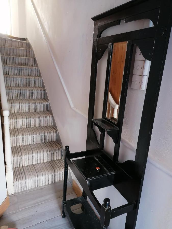 Ferguson'S Traditional Townhouse Dunkineely エクステリア 写真