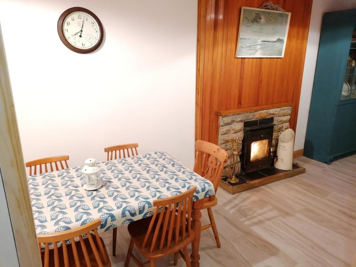 Ferguson'S Traditional Townhouse Dunkineely エクステリア 写真